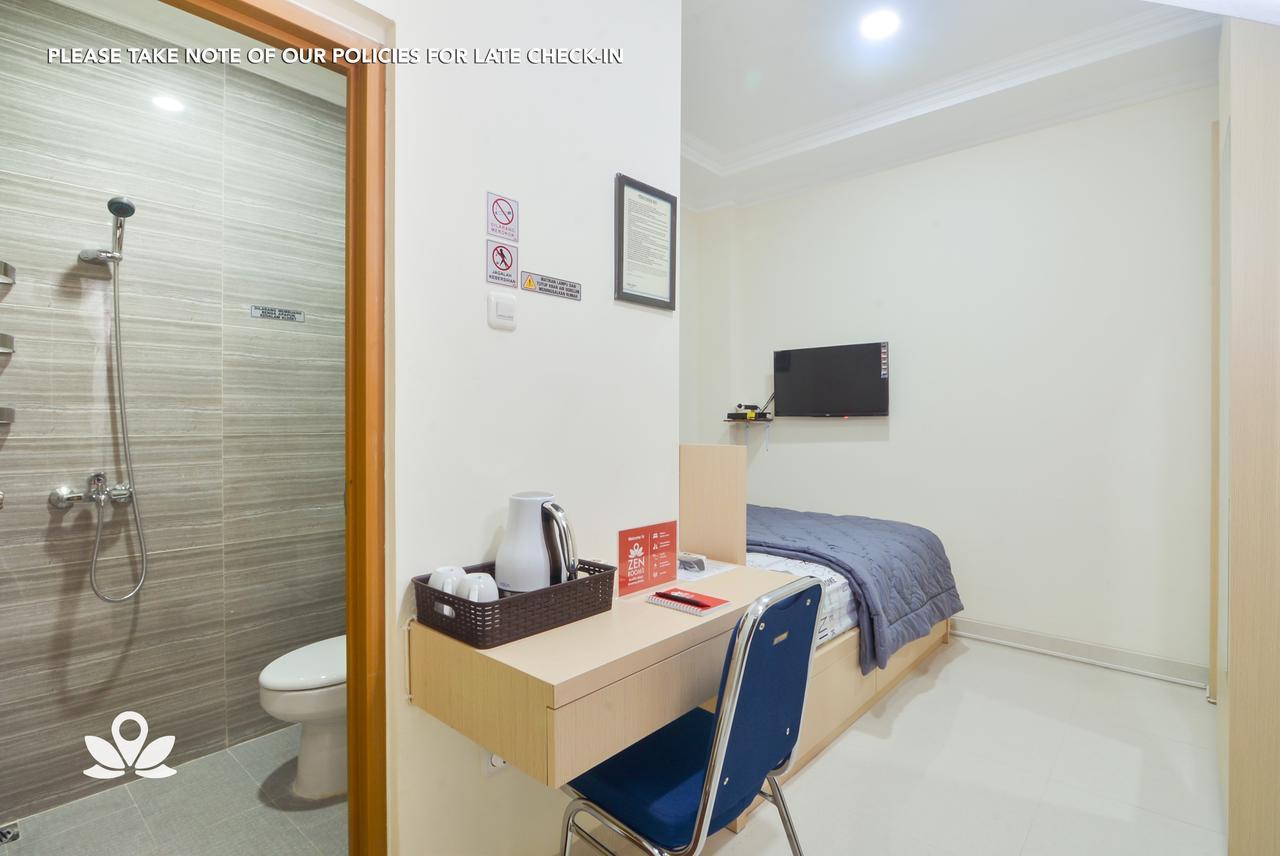 Zen Rooms Near Stasiun Sudirman Jakarta Kültér fotó