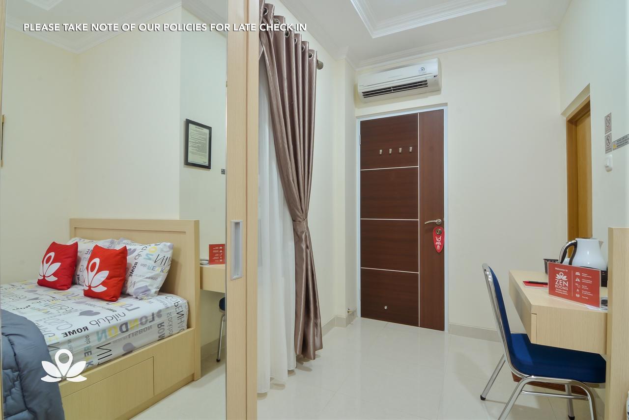 Zen Rooms Near Stasiun Sudirman Jakarta Kültér fotó