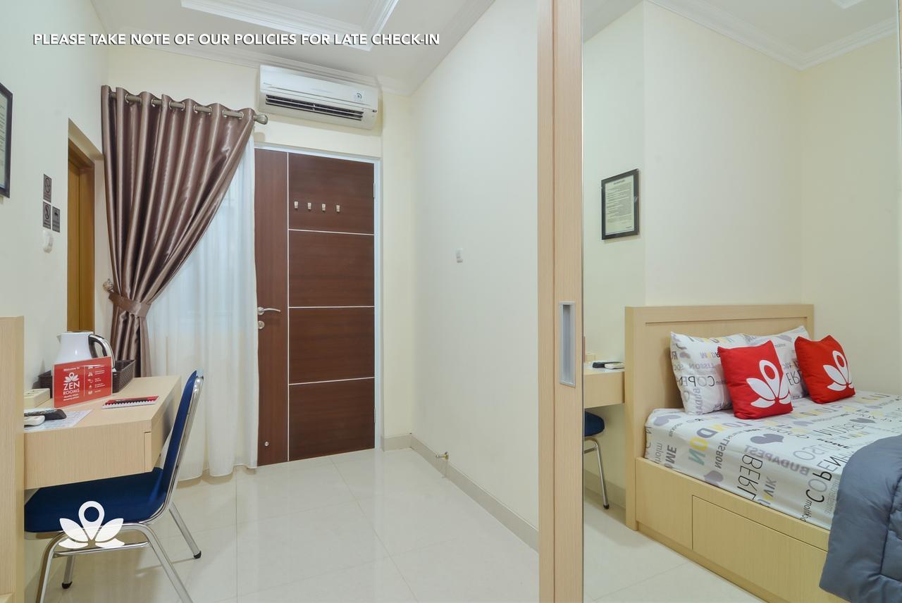 Zen Rooms Near Stasiun Sudirman Jakarta Kültér fotó