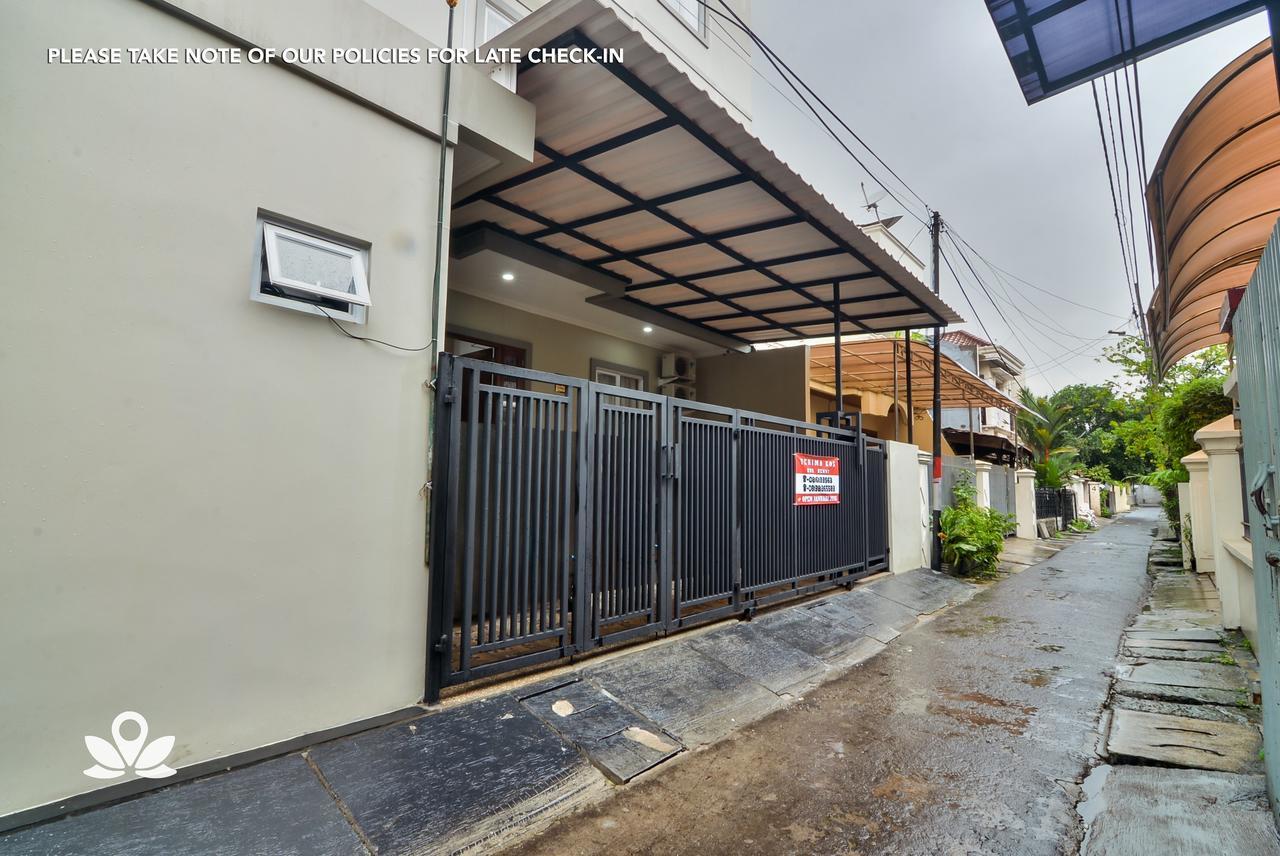 Zen Rooms Near Stasiun Sudirman Jakarta Kültér fotó
